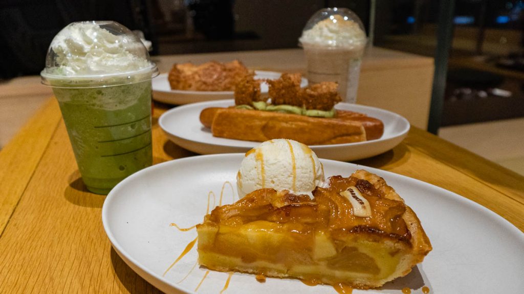 Starbucks Jeju Tea and Cakes - Things to eat in Seoul