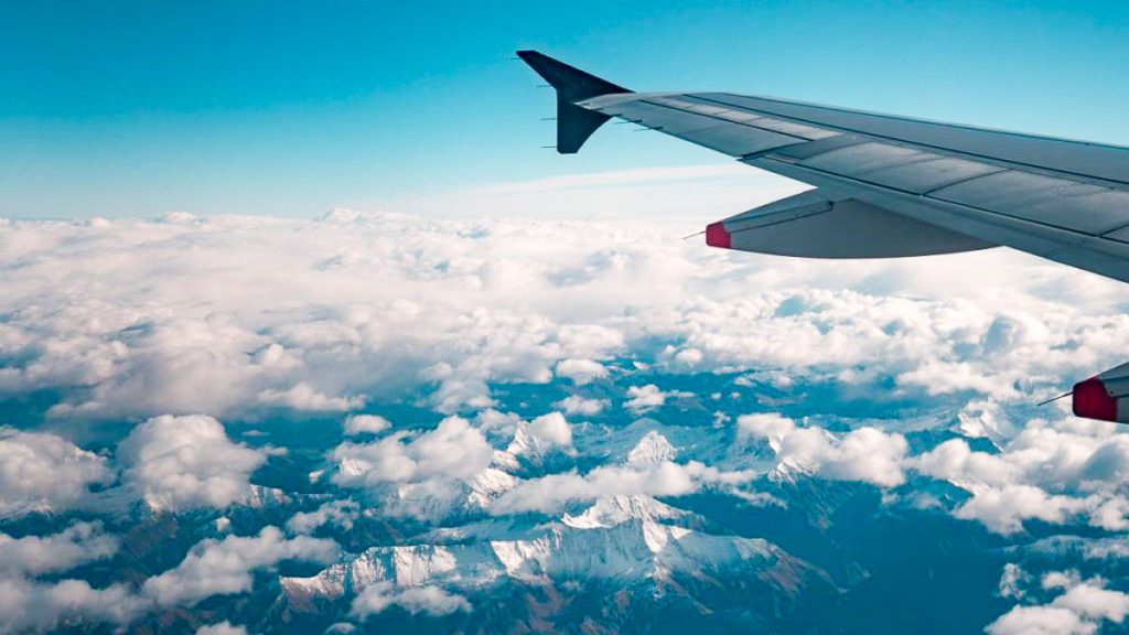 Airplane Wing - Travelling with Young Kids