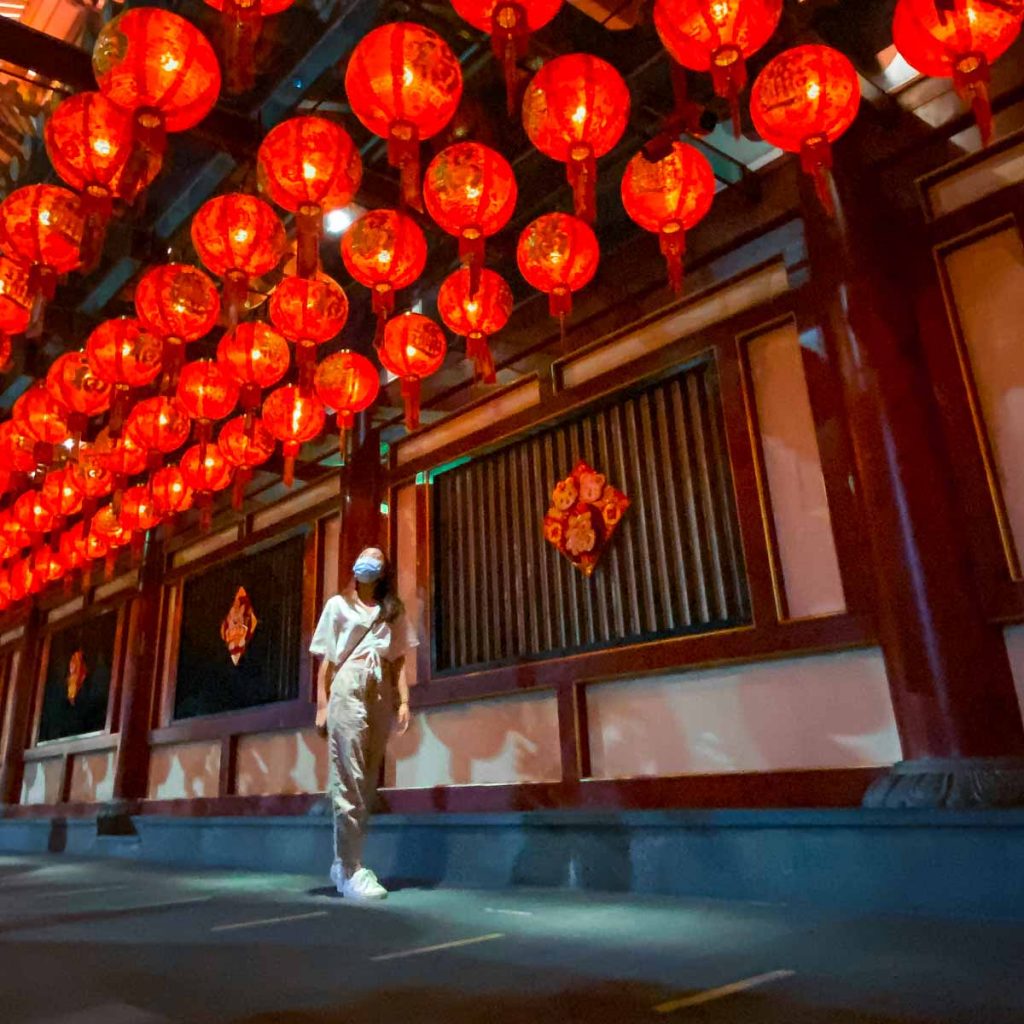 Girl posing at Buddha Tooth Relic 