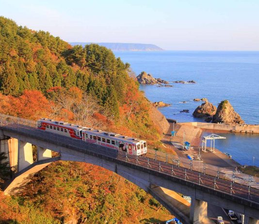 Iwate Prefecture: 9 One-of-a-kind Experiences to Try in Japan’s Tohoku Region Featured Image - Sanriku Railway Iwate Guide