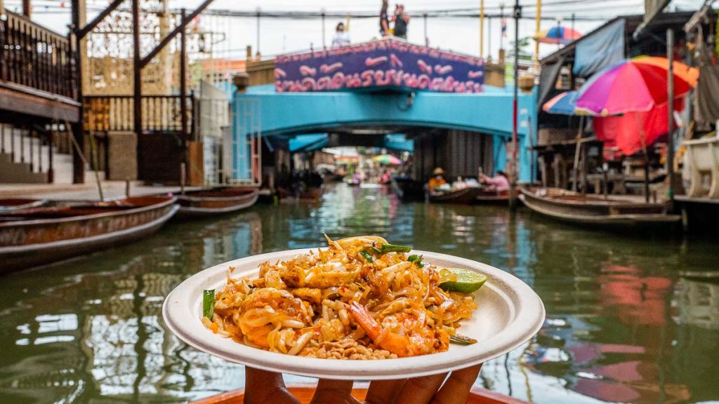 Damnoen Saduak Floating Market Pad Thai - Bangkok Road Trip