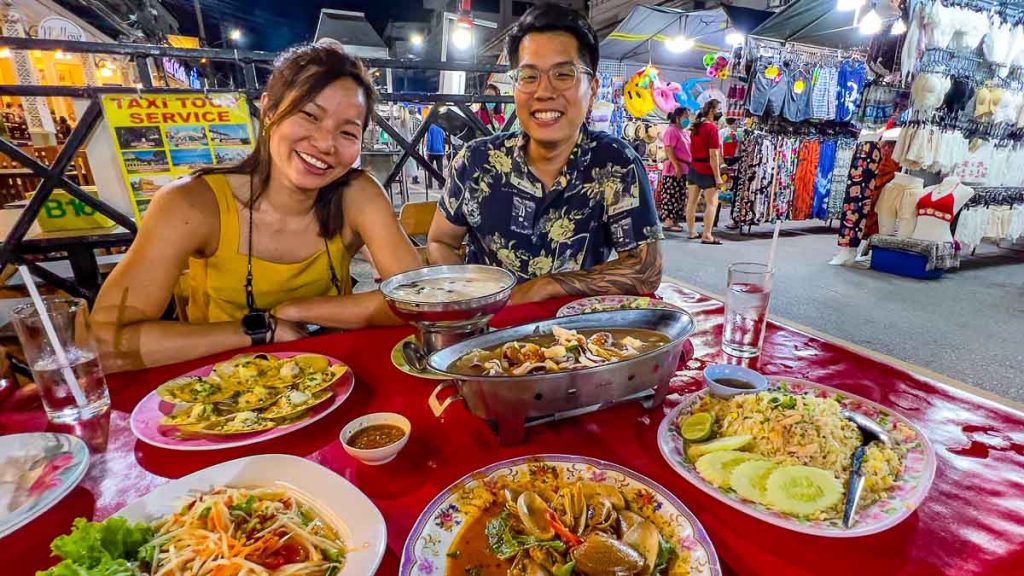 Hua Hin Night Market Seafood Dinner at Lung Ja Seafood - Things to do in Hua Hin