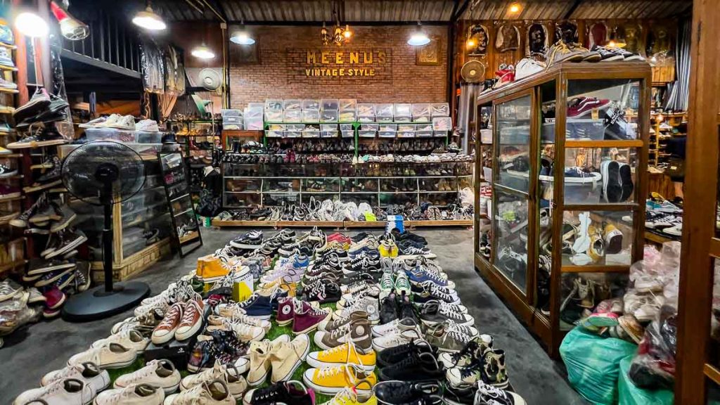 Srinagarindra Train Night Market Meenus Vintage Style Shoe Shop - Best Things to do in Bangkok