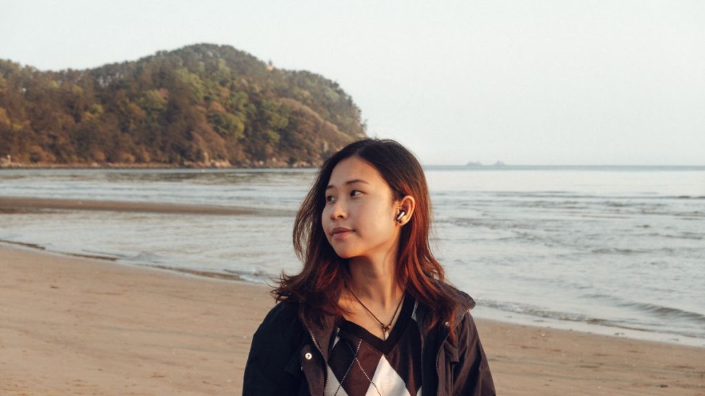 Girl at Dadaepo Beach - K-drama Filming Locations