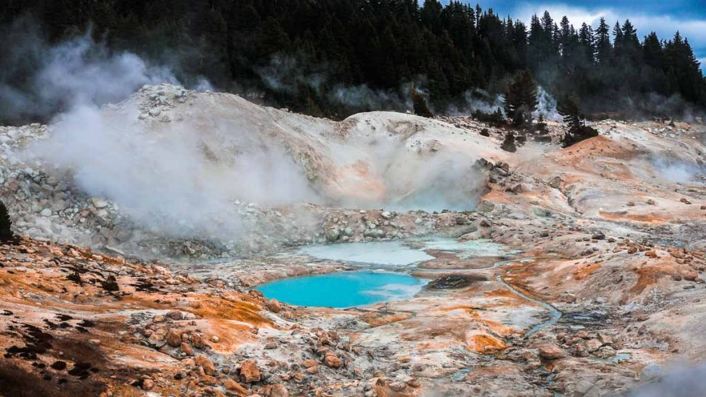 Lassen Volcanic Geysers - Driving in Lassen