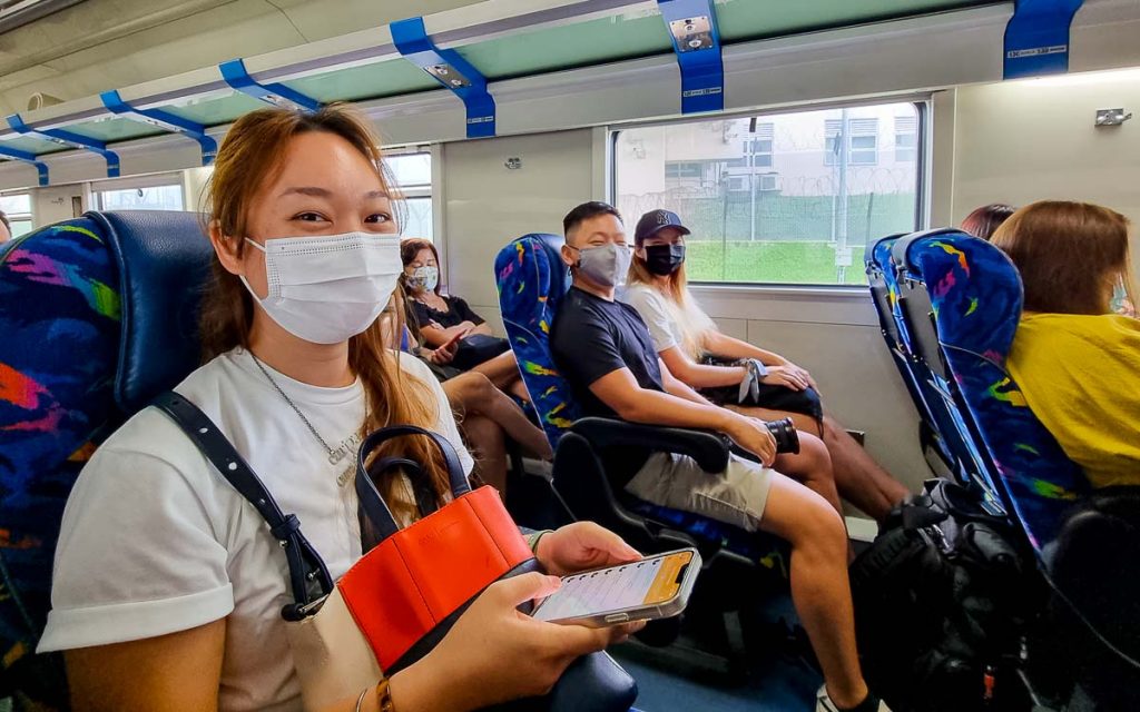 Navetteurs sur le train KTM de Singapour à Johor - Visiter Johor de Singapour