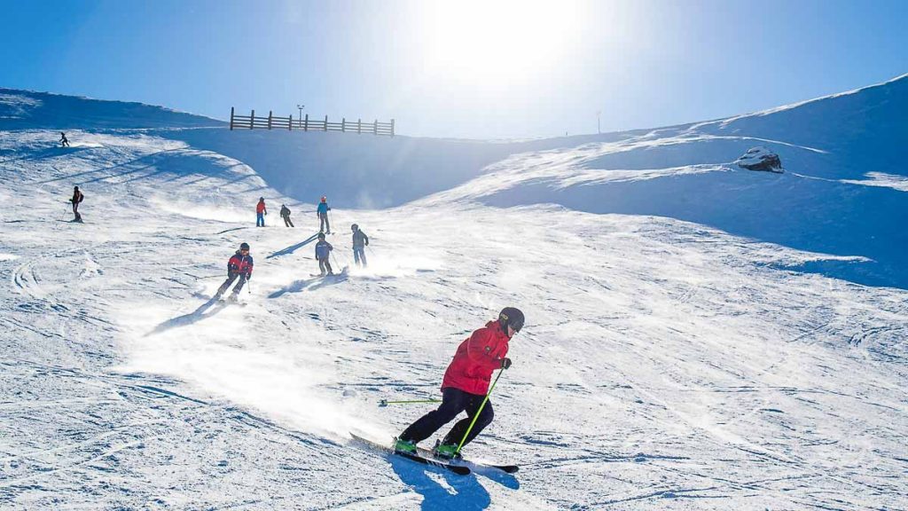 Skiing Coronet Peak - Things to do in New Zealand