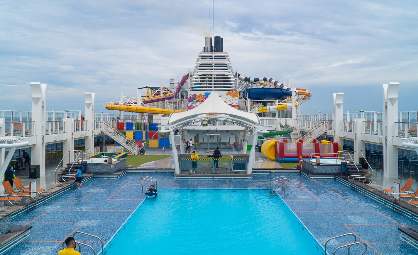 genting dream cruise review 2022