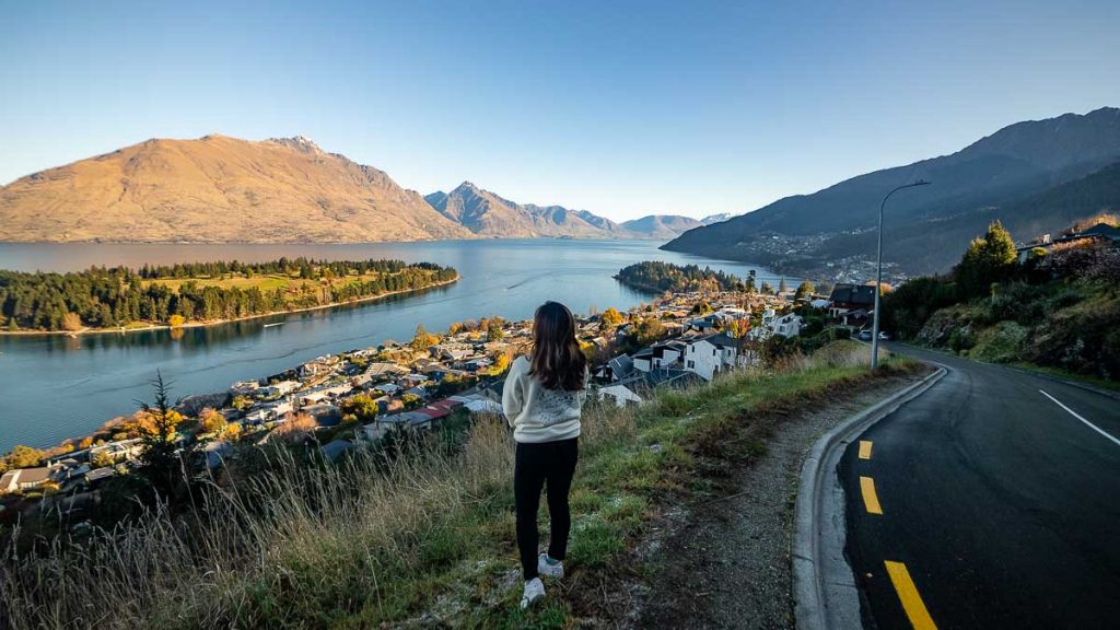 Queenstown Lake Wakatipu Viewpoint - New Zealand South Island Guide