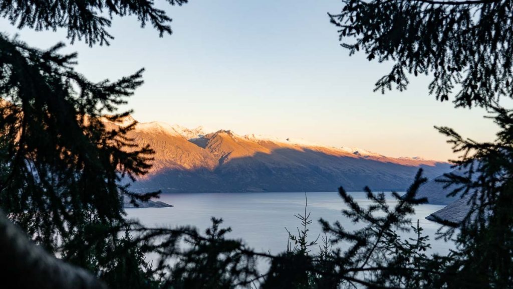 Queenstown Ziptrek Ecotours View of Lake Wakatipu During Sunset - New Zealand South Island Guide