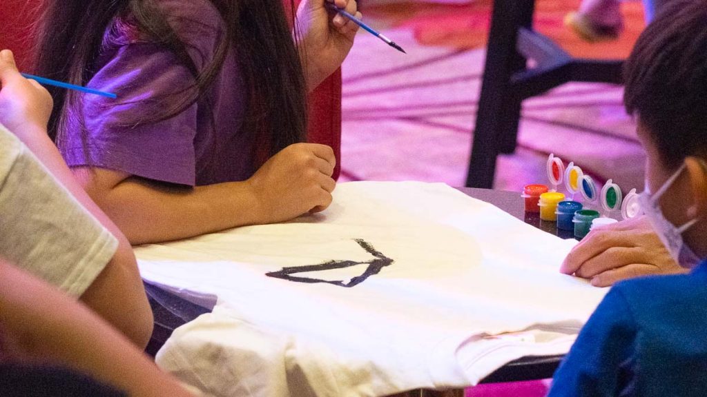 Boy Painting T-shirt - Singapore Cruise