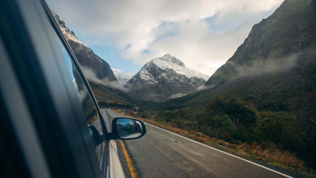 Dirigindo por Milford Sound - Planejando uma viagem pela Nova Zelândia