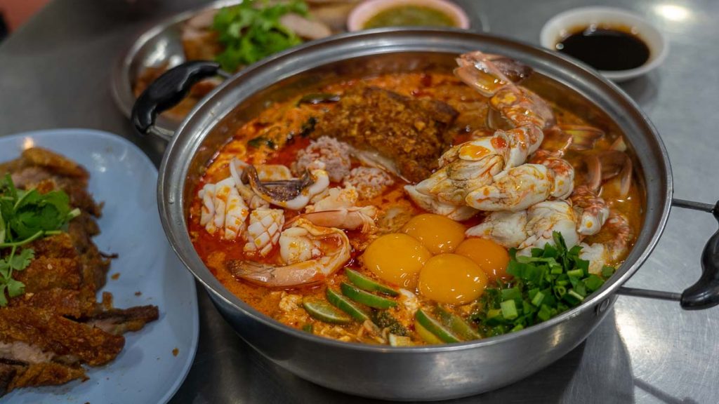 Jeh O Chula Tom Yum Mama Noodles - Bangkok Food Guide