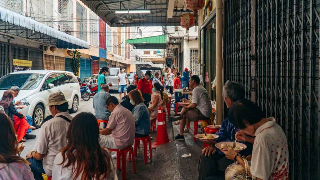 Jek Pui Curry Rice - Things to eat in Bangkok