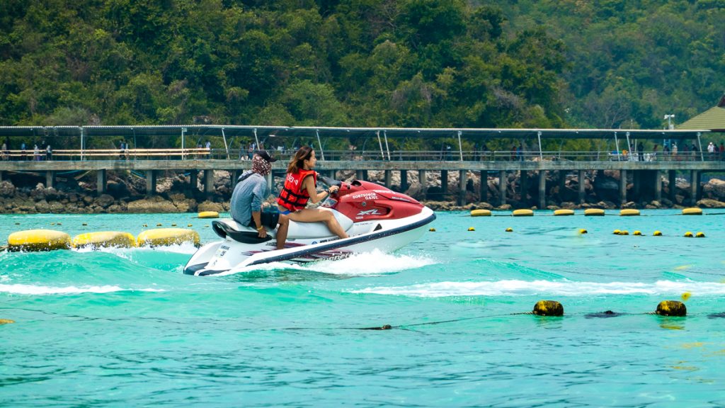 Kayaking in a glass bottom boat in Koh Larn