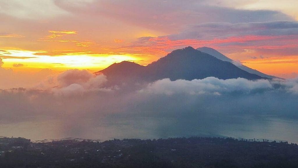Mount Batur Sunrise - Things to do in Bali