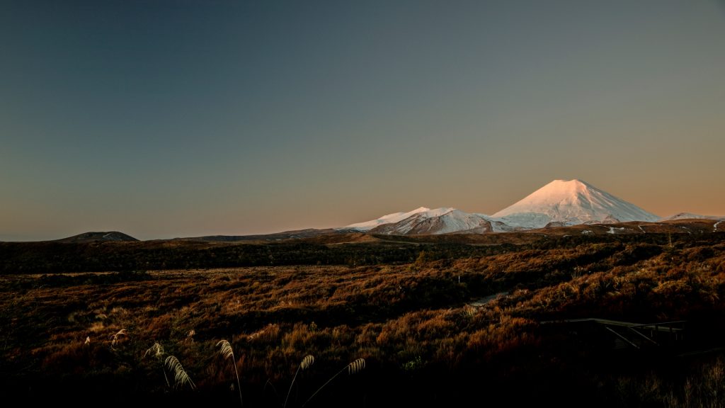 Tongariro Crossing - LOTR Hikes in New Zealand