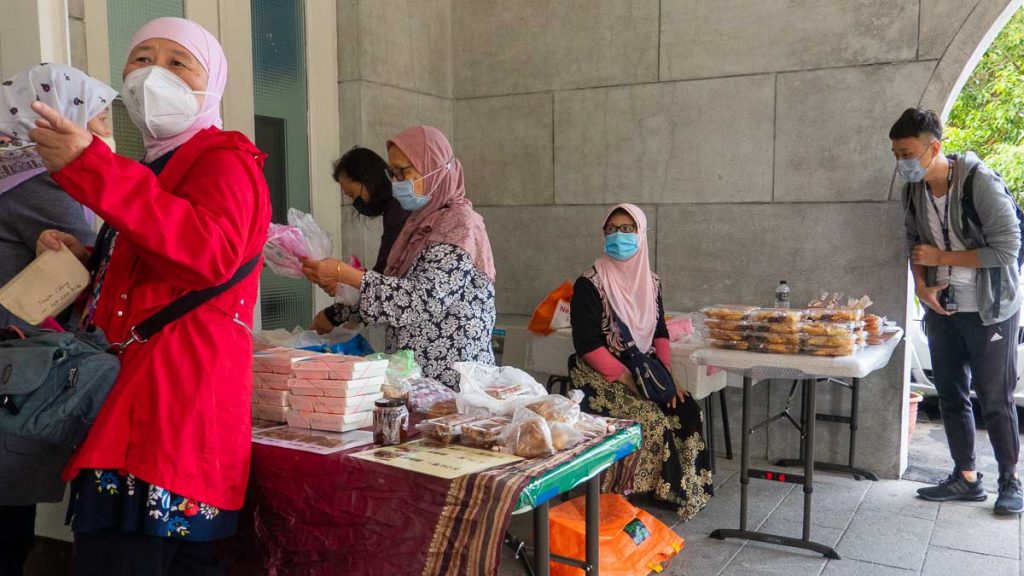 Halal food sales at the Taipei Grand Mosque - Halal food in Taipei