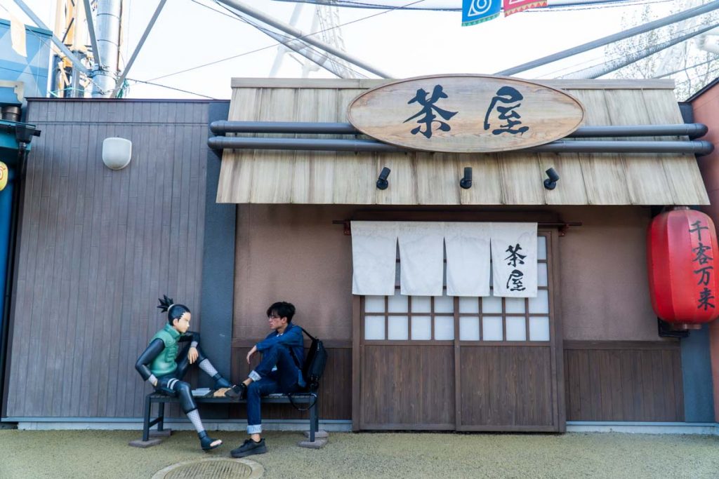 guy playing chess with shikamaru from Naruto - Fuji Q