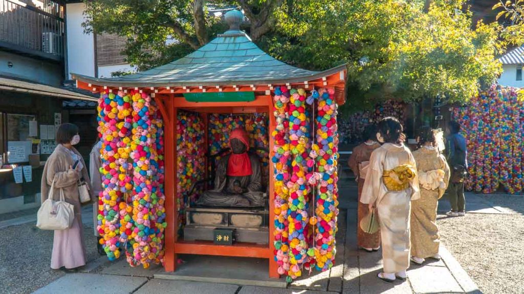 Colourful Yasaka Koshindo Temple - Japan Itinerary