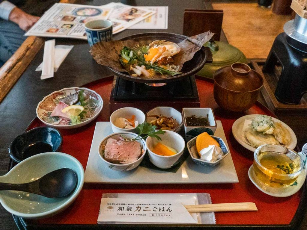 Kani Gohan lunch set - Things to do in Hokuriku