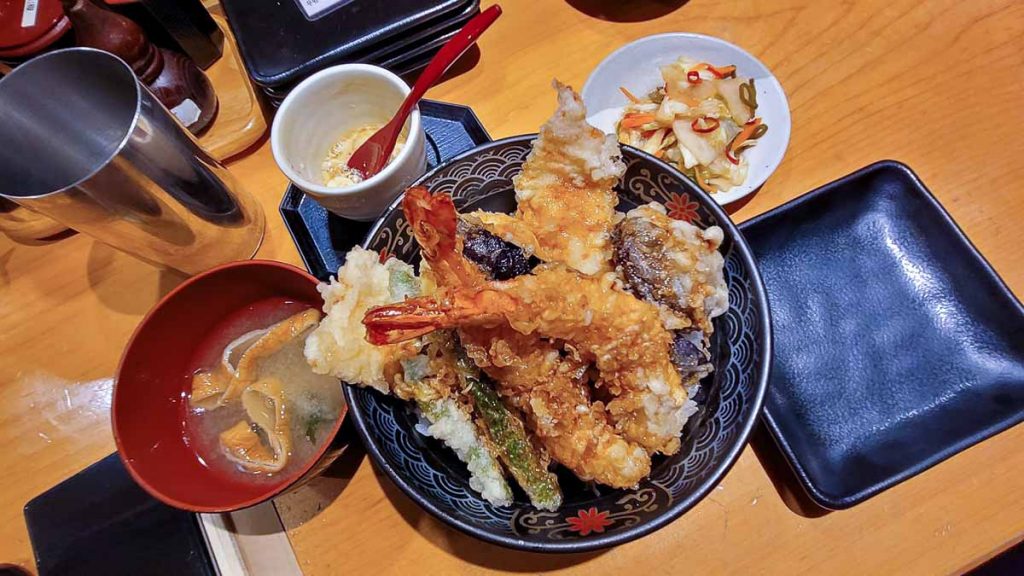 tendon meal from tendon itsuki - things to eat in tokyo