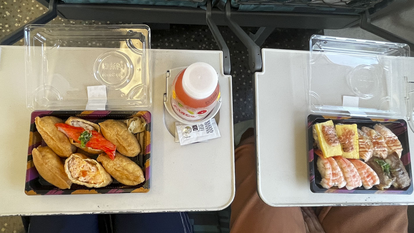 Two Sushi Bowls in THSR - Taiwan High Speed Rail