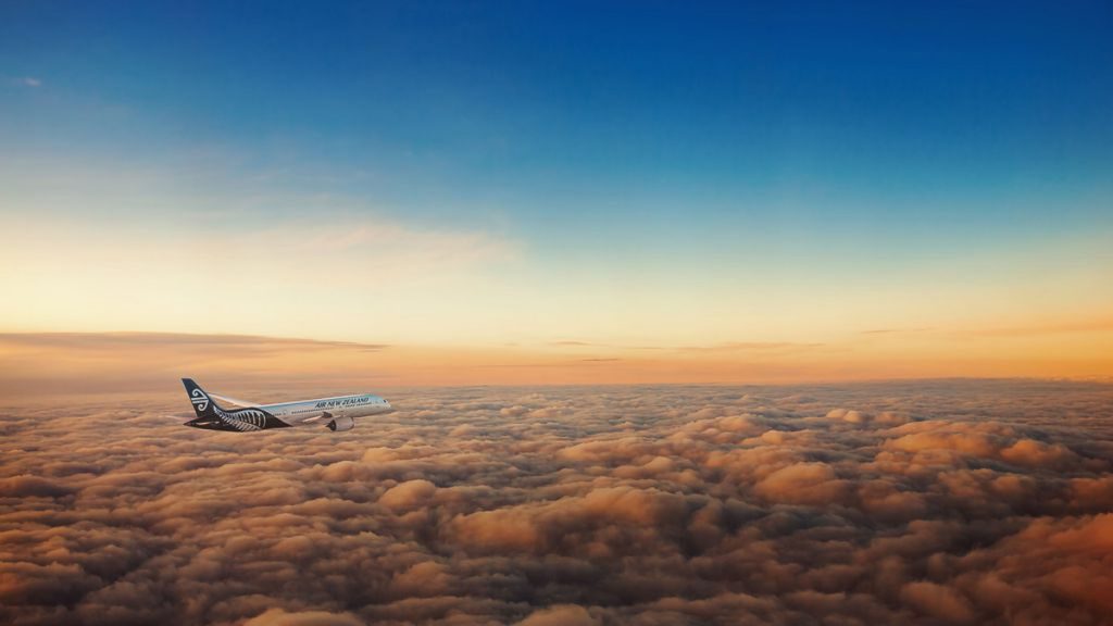 Air New Zealand 787 at Dusk - New Zealand Off-peak Guide