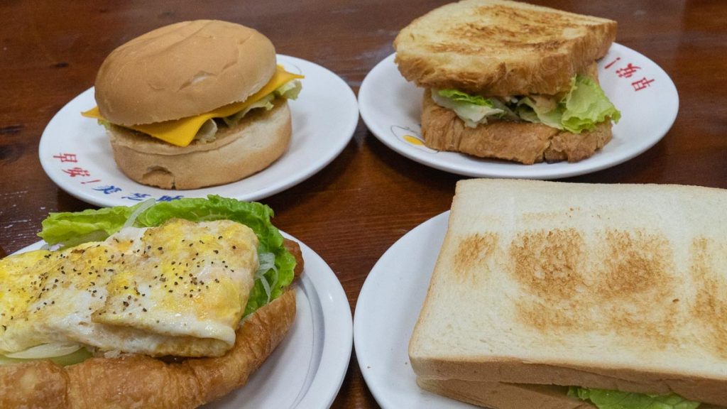 Sandwiches and Burgers - Things to Eat in Kaohsiung