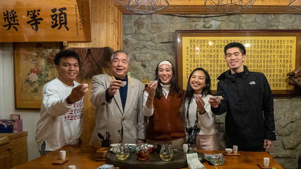 Group photo during Shiding Tea Tasting Experience - Taipei Itinerary