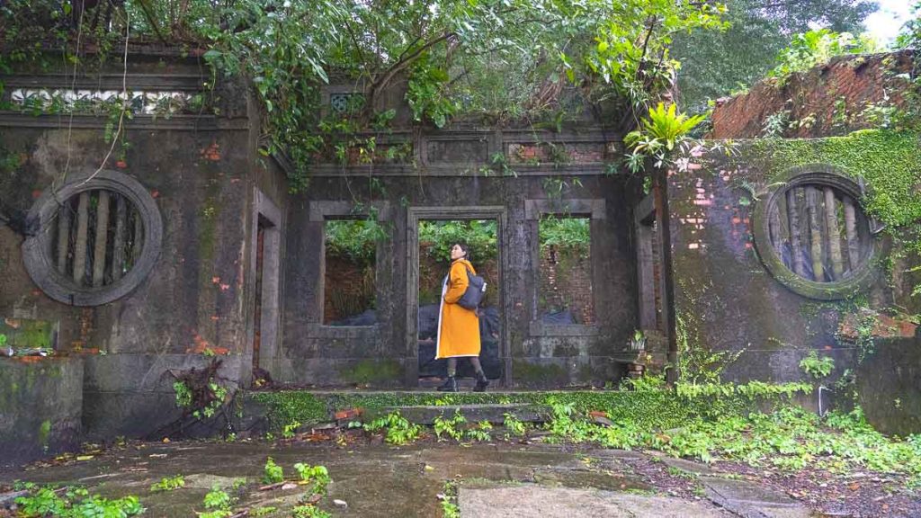 Girl at Khoo Tsu-Song Old Mansion -Things to do in Taiwan