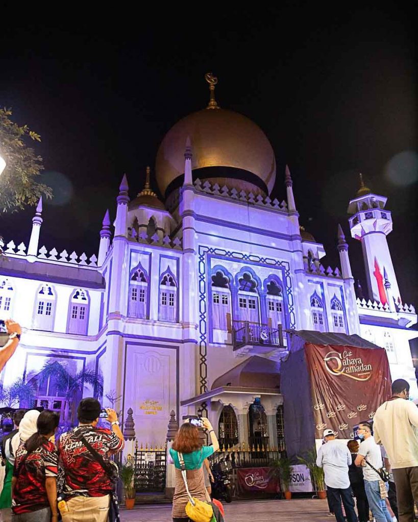 Sultan Mosque Kampong Gelam night light projection - Things to do in Singapore March 2023