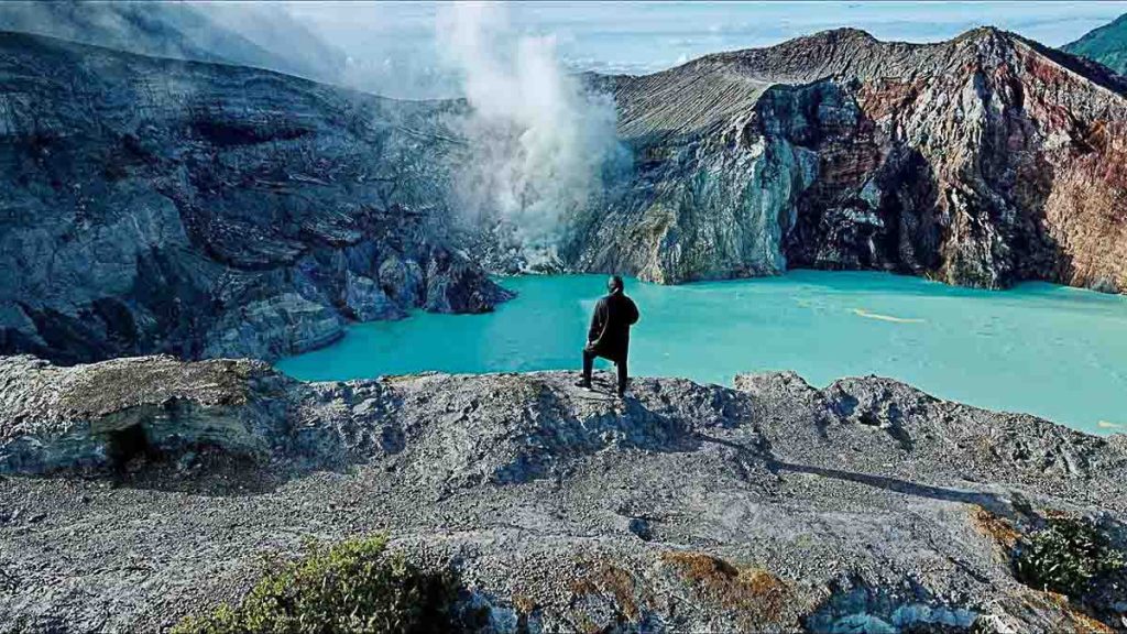 Ijen volcano blue crater Surabaya - SG Weekend getaways short flights from SG