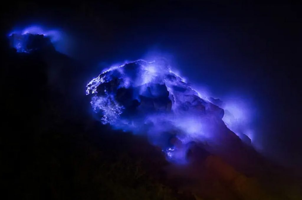 Ijen volcano blue flame Surabaya - SG Weekend getaways short flights from SG