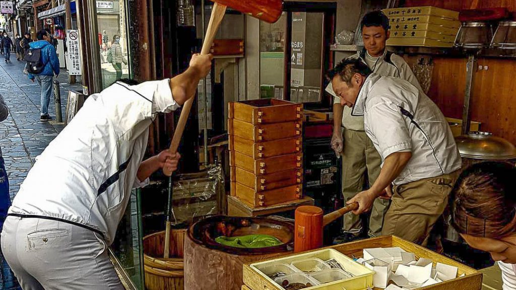 Nara Nakatanidou Mochi Pounding - Japan Itinerary