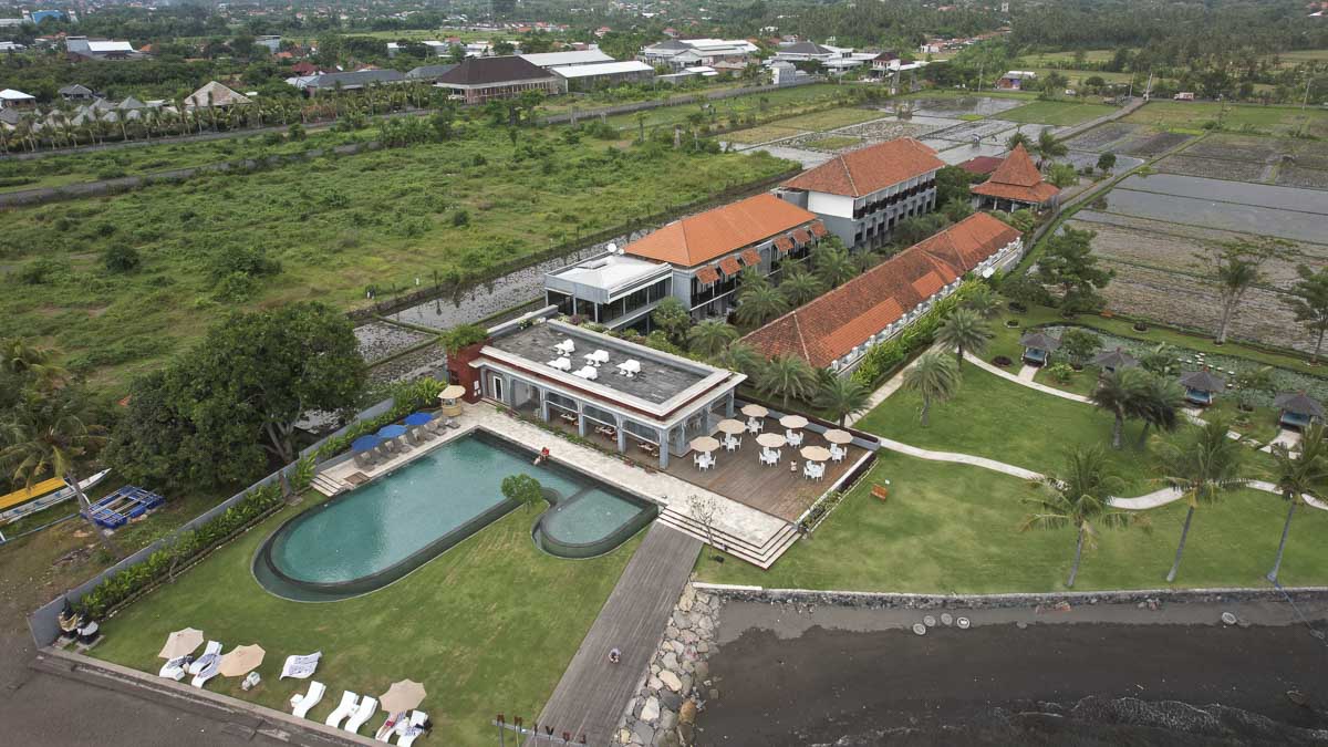 Lovina Beach Club and Resort Pool - Bali Villas