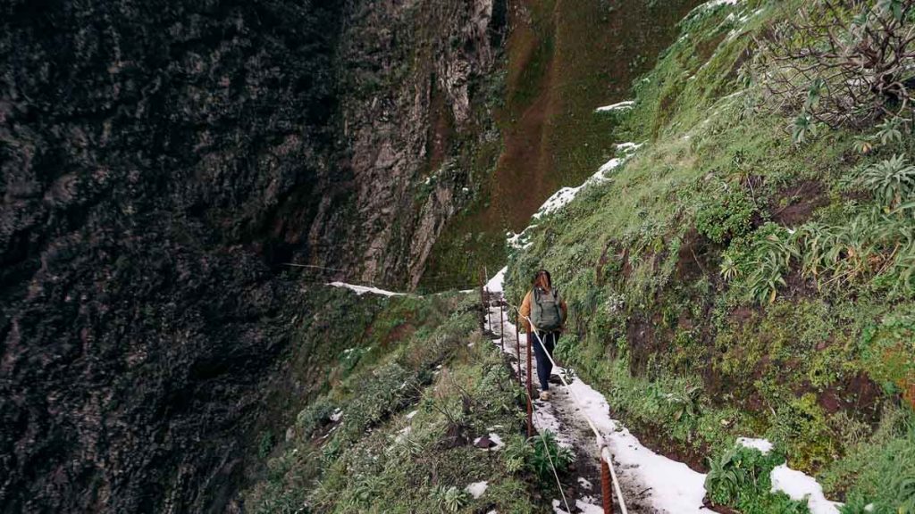 PR1 Vereda do Areeiro Tunnels - Madeira Travel Guide