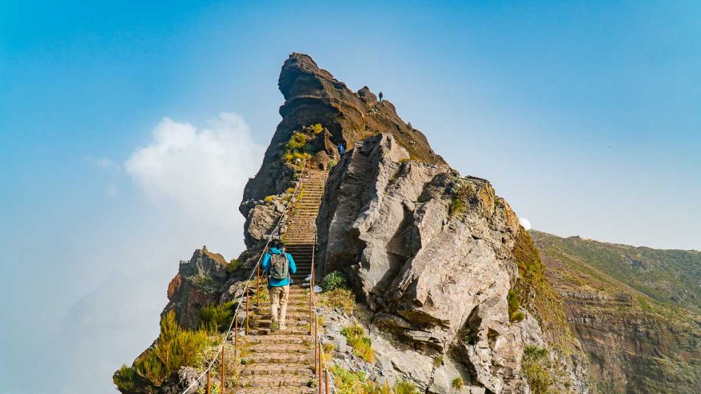 PR1 Vereda do Areeiro Viewpoint - Madeira Travel Guide
