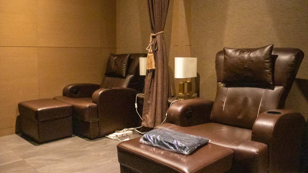Plaza Lounge Massage Chair - Things to do in Singapore