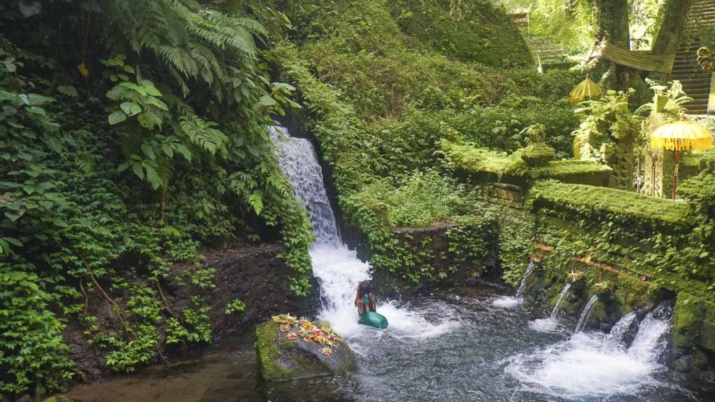 Girl in Pura Mengening - Ubud Travel Guide