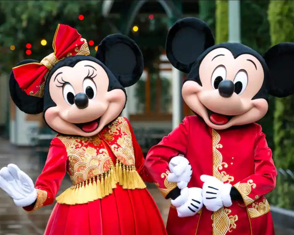 Mickey and Minnie in Shanghai Disneyland - Bucket List for Disney Fans