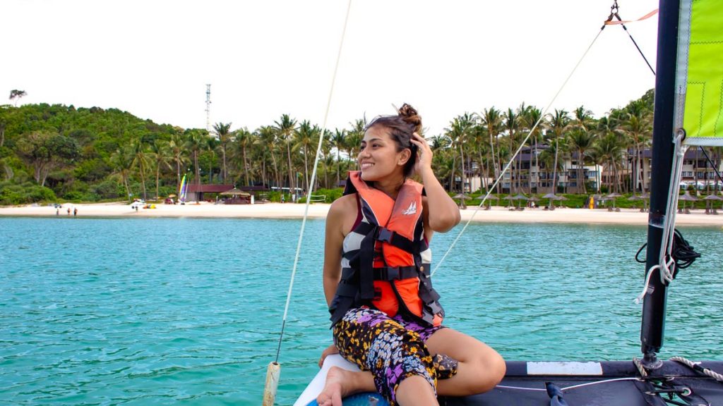 sailing lessons at club med bintan —  solo travel