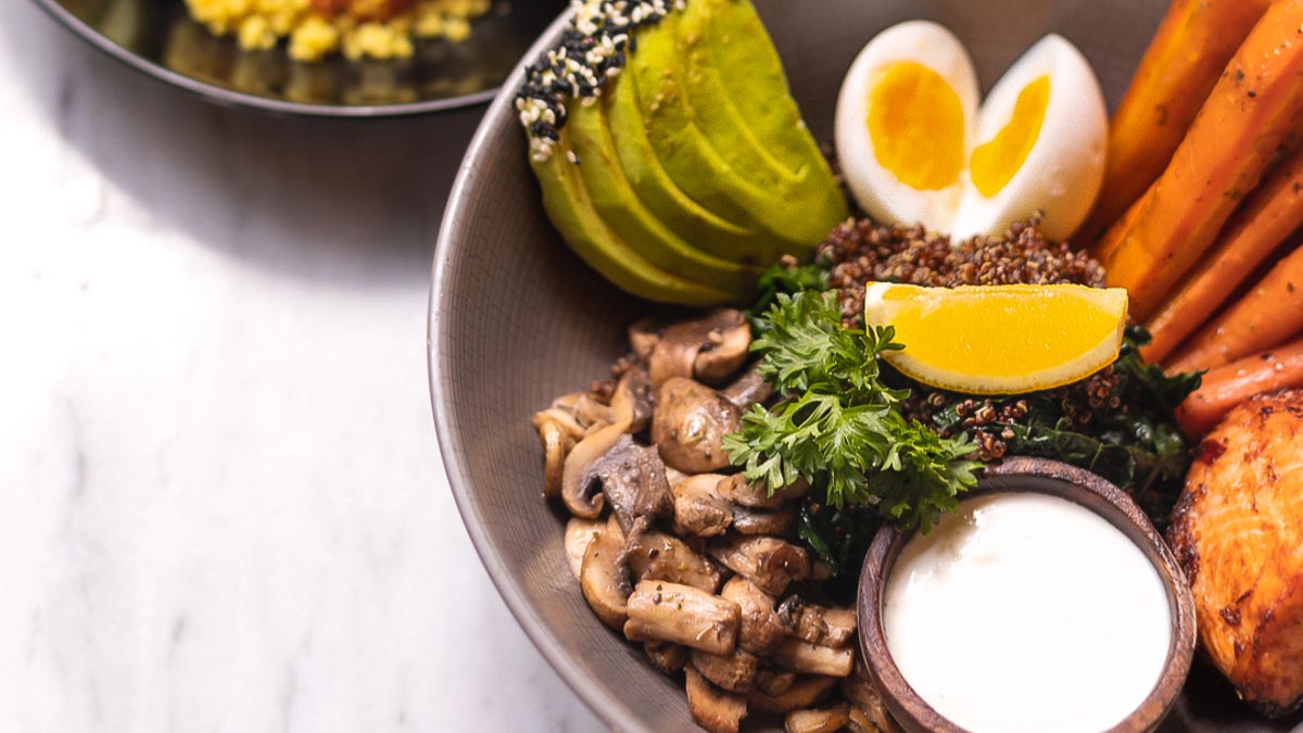 Vegetarian mushroom and avocado bowl served at the loft, Bali — South Bali Food Guide