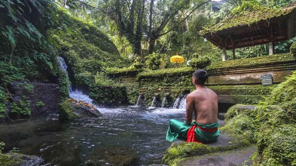 Pura Mengening meditation - Bali Soul Searching