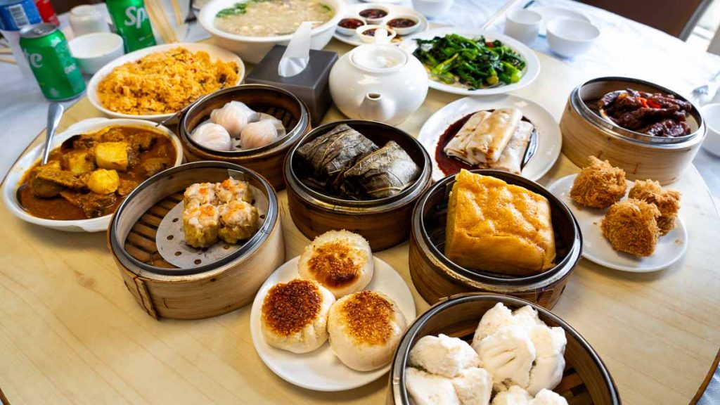 a spread of halal and authentic dim sum at islamic canteen - Halal food options in Hong Kong