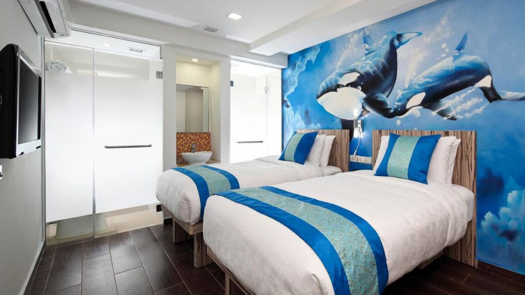 Hotel Clover The Arts Whale Mural - Budget Accommodation in Singapore