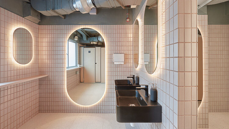 KINN Capsule Hotel Shared Bathroom Facilities - Singapore Accommodations