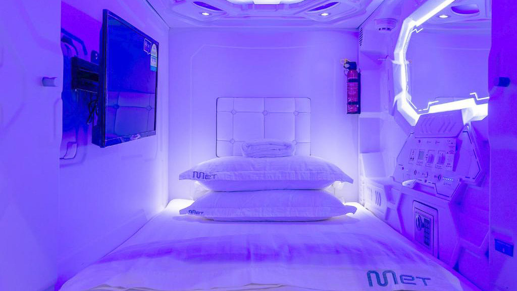 MET A Space Pod at Arab Street Space Pod Interior - Budget Hotels in Singapore