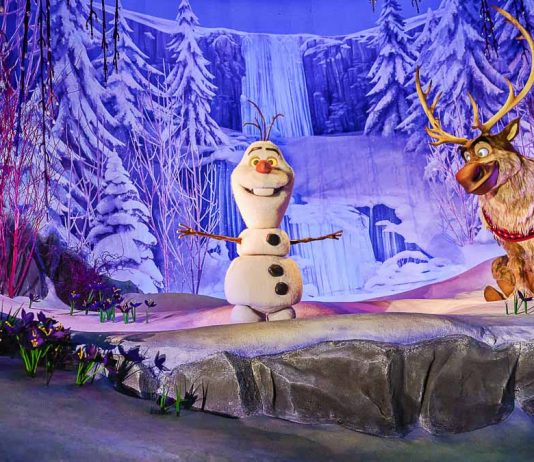 Olaf and Sven in Frozen Ever After - Hong Kong Disneyland Guide