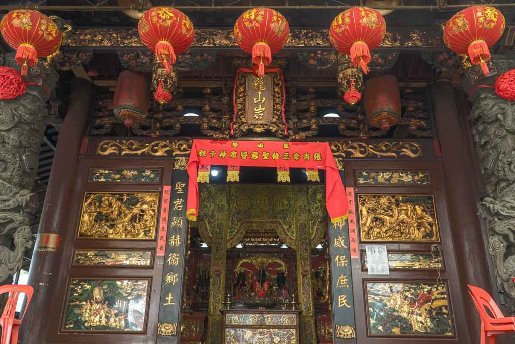 Temple doorway at Ang Mo Kio  - Things To Do In Ang Mo Kio